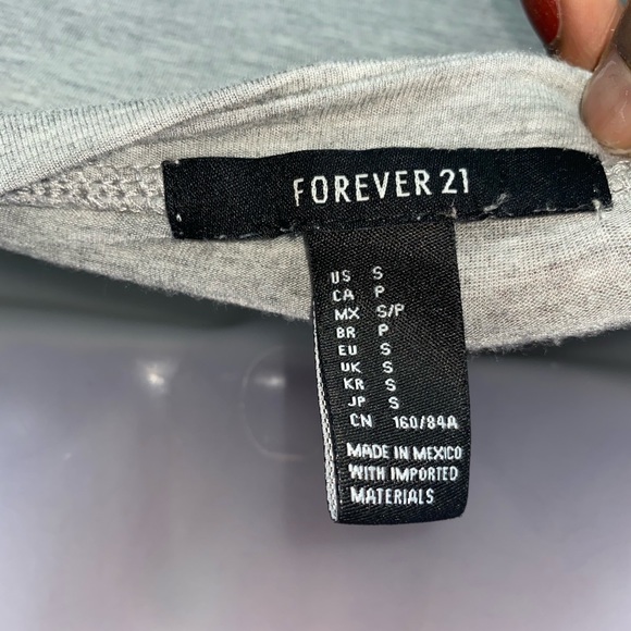 Gray Forever21 Graphic Cropped Shirt! - Picture 3 of 4